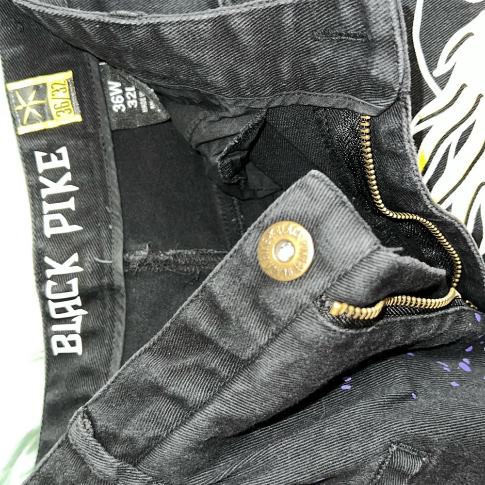 Cool design on these jeans
